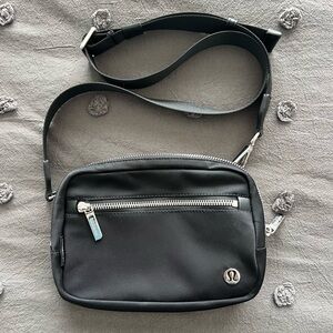 Lululemon Everywhere Belt Bag